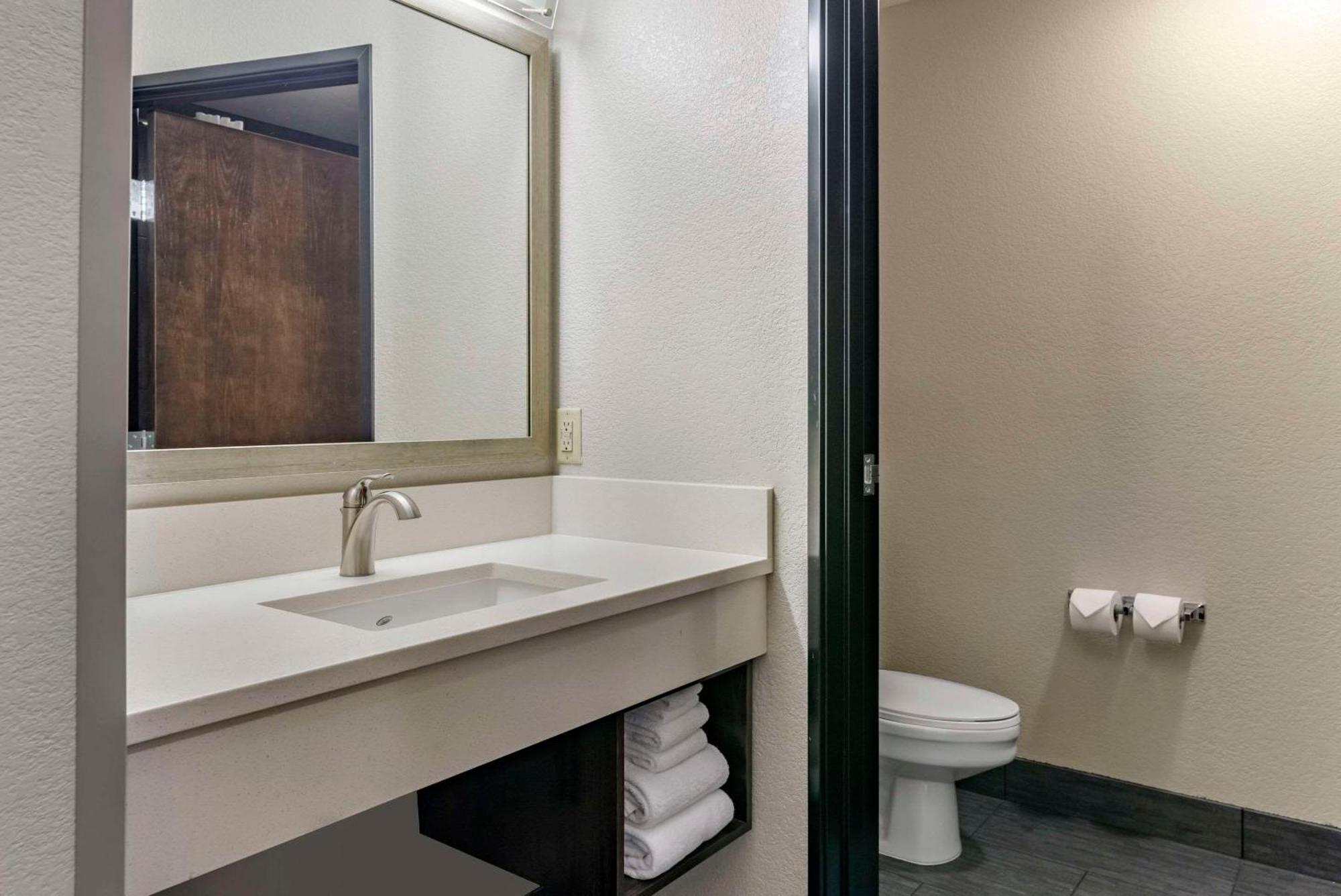 Comfort Inn & Suites Tualatin - Lake Oswego South Exteriér fotografie