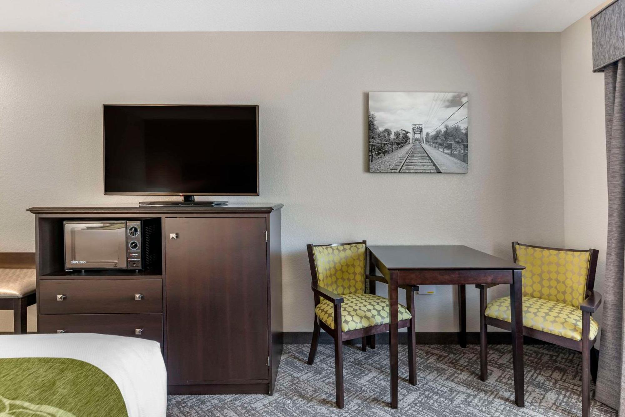 Comfort Inn & Suites Tualatin - Lake Oswego South Exteriér fotografie