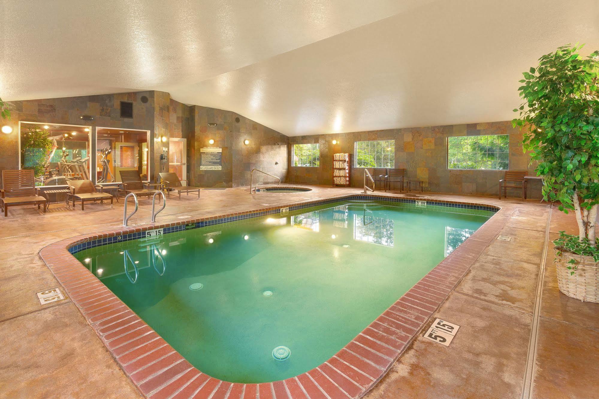 Comfort Inn & Suites Tualatin - Lake Oswego South Exteriér fotografie